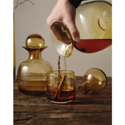 Asa Sarabi karaf D14,5cm H18,5cm 1,5L Amber