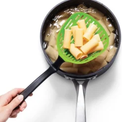 Dreamfarm Lestrain Lepel met vergiet Groen