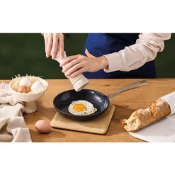Le Creuset Essential Non-Stick Ceramic Braadpan 30cm Zwart