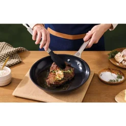 Le Creuset Essential Non-Stick Ceramic Braadpan 20cm Zwart