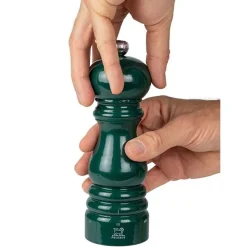 Peugeot Paris u'Select Manuele pepermolen u'Select in gelakt hout, bosgroen, 18 cm