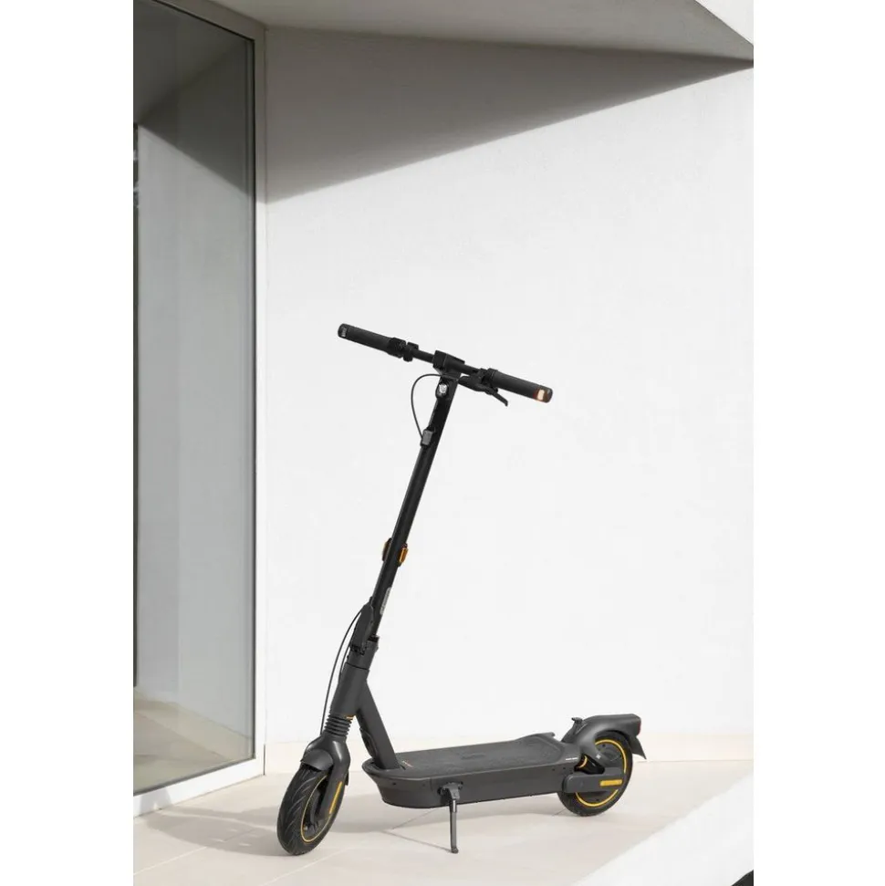 Segway-Ninebot Kickscooter Max G2E Powered by Segway - E-step - Actieradius: 70km - Snelheid: 25km/h