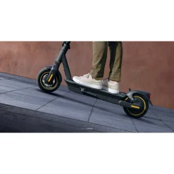 Segway-Ninebot Kickscooter Max G2E Powered by Segway - E-step - Actieradius: 70km - Snelheid: 25km/h