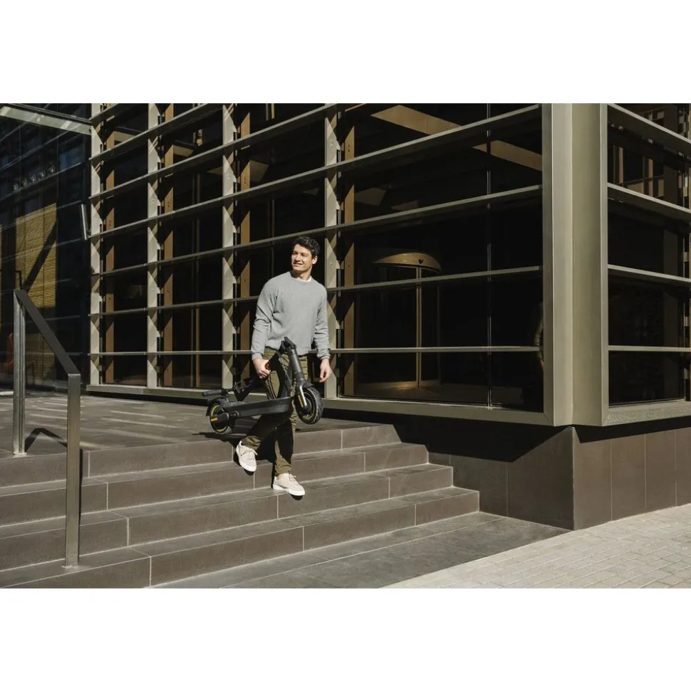 Segway-Ninebot Kickscooter Max G2E Powered by Segway - E-step - Actieradius: 70km - Snelheid: 25km/h
