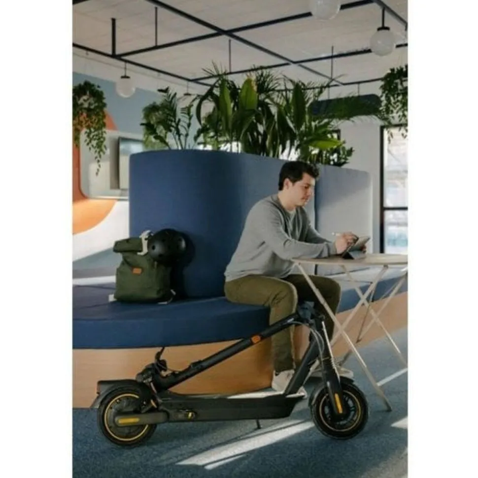 Segway-Ninebot Kickscooter Max G2E Powered by Segway - E-step - Actieradius: 70km - Snelheid: 25km/h