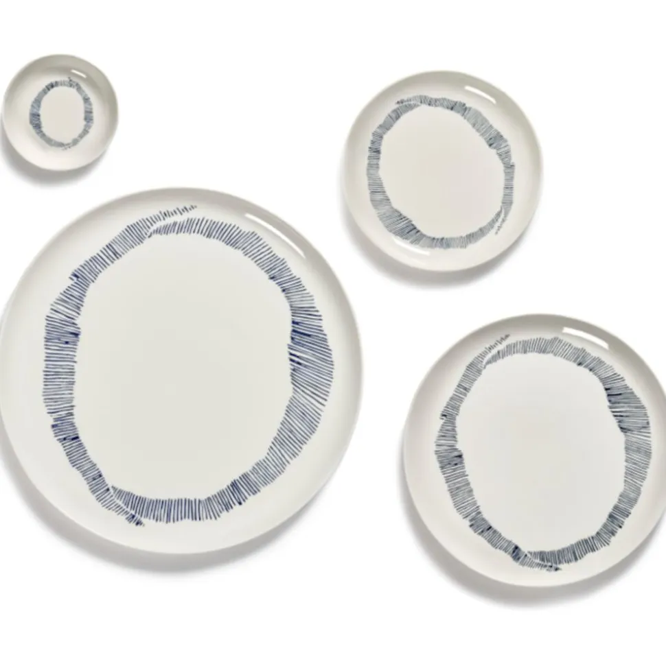 Serax Feast tableware by Ottolenghi Dinerbord L 26,5cm H2cm Wit Swirl-Stripes Blauw
